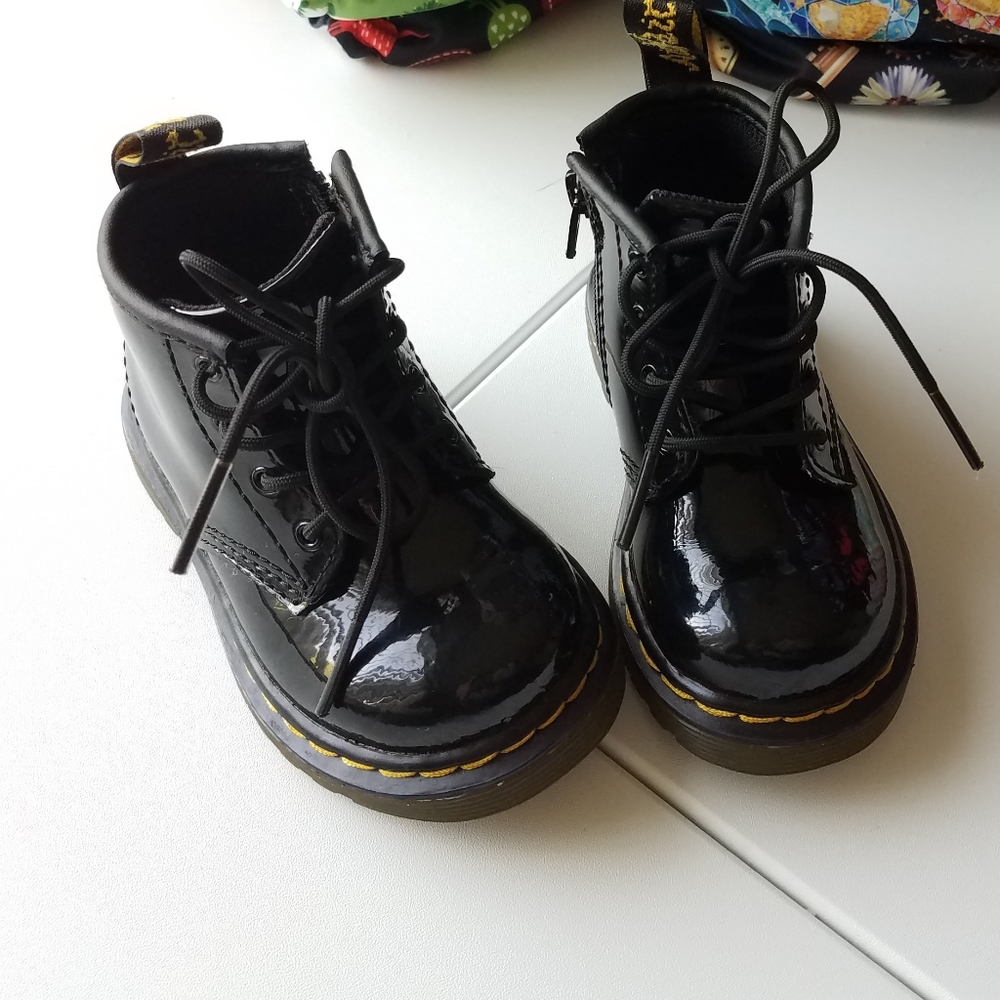 Dr. Martens Doc 5c kids patent leather boots